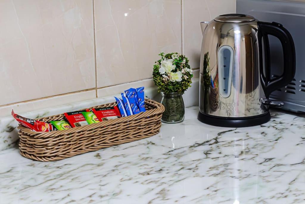 Supurb 2 Bed Front Apartment Abu Dhabi